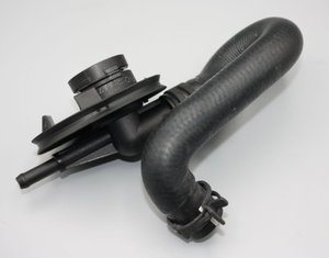 Original Mercedes-Benz Schlauch Vorlauf zu Wärmetauscher, E-Klasse W212, CLS W218-12 6