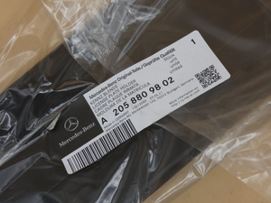 Original Mercedes-Benz Kennzeichenträger vorne. C-Klasse W205-10 9