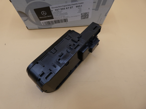 Original Mercedes-Benz Schalterblock Tür links. Sprinter W907, W910-4 3