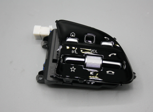 Original Mercedes-Benz Schalterfeld-Lenkrad. CLA-A-E-B-GLA-3 2