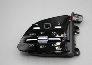 Original Mercedes-Benz Schalterfeld-Lenkrad. CLA-A-E-B-GLA-5 4