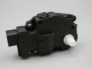 Original Mercedes-Benz Schrittmotor / Stellmotor, Heizung/Lüftung. AMG GT, SLS, C-Klasse w204-2 1