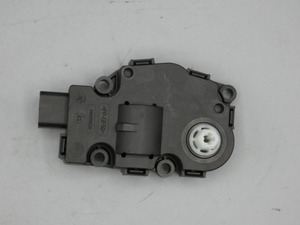Original Mercedes-Benz Schrittmotor / Stellmotor, Heizung/Lüftung. AMG GT, SLS, C-Klasse w204-4 3
