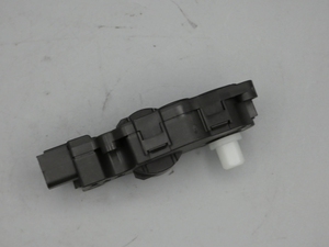 Original Mercedes-Benz Schrittmotor / Stellmotor, Heizung/Lüftung. AMG GT, SLS, C-Klasse w204-5 4