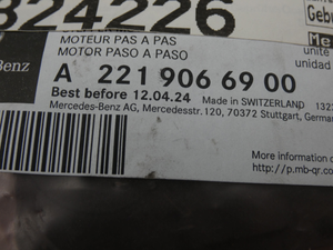 Original Mercedes-Benz Schrittmotor / Stellmotor, Heizung/Lüftung. AMG GT, SLS, C-Klasse w204-7 6