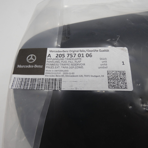 Beplankung Tankklappe. C-Klasse 205. *A2057570106*-6 5