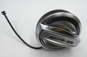 Tankdeckel-Benzin. Mit AMG-Schriftzug *A0004703201* Original Mercedes-Benz-4 4