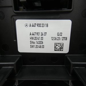 Steuergerät Audio/Command Bedieneinheit TPAD55. V-Klasse 447/448 *A4479002318*-4 4
