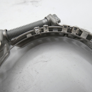 Auspuffschelle Kat an Auspuffrohr vorne. OM274. *A0009951433* Original MB-5 5