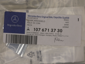 WSS-Chromecke oben links. SLC W107 *A1076713730*-3 3
