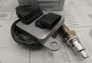 NOX Sensor. ML, GL, C-Klasse W205, Sprinter, V-Klasse W447 A0009058511-2 2