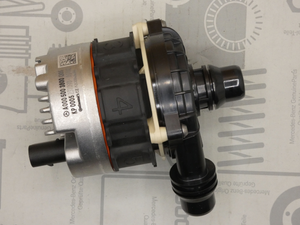 Original Mercedes-Benz Kühlmittelpumpe. AMG GT, CLA-AMG, AMG C63 1