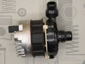 Original Mercedes-Benz Kühlmittelpumpe. AMG GT, CLA-AMG, AMG C63 2