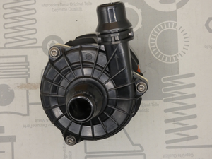 Original Mercedes-Benz Kühlmittelpumpe. AMG GT, CLA-AMG, AMG C63 3