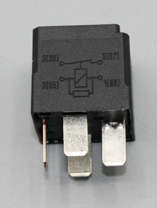 Original Mercedes-Benz Relais 40A. W117, 118, 156, 166, 176, 177, 205, 213, 217, 222, 231, 238, 242, 2