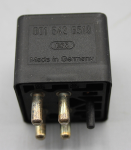 Original Mercedes-Benz Relais / Motorrelais. A0015426519 3