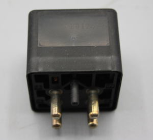 Original Mercedes-Benz Relais / Motorrelais. A0015426519 4