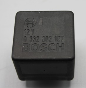 Original Mercedes-Benz Relais / Motorrelais. A0015426519 6