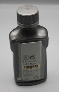 Original Mercedes-Benz Kunststoffreiniger 250ml. 2