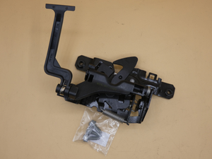 Original Mercedes-Benz Haubenschloss. B-Klasse W245 1