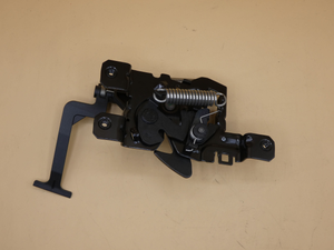 Original Mercedes-Benz Haubenschloss. B-Klasse W245 2