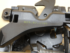 Original Mercedes-Benz Haubenschloss. B-Klasse W245 3