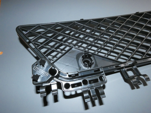 Original Mercedes-Benz Lüftergitter unten. C-Klasse W204 5