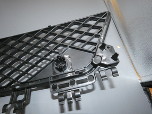 Original Mercedes-Benz Lüftergitter unten. C-Klasse W204 6