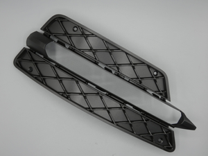 Original Mercedes-Benz Lüftungsgitter links, Stoßfänger vorne. C-Klasse W204 1