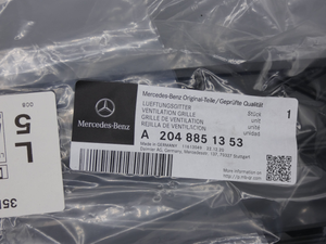Original Mercedes-Benz Lüftungsgitter links, Stoßfänger vorne. C-Klasse W204 5