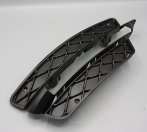 Original Mercedes-Benz Lüftungsgitter rechts, Stoßfänger vorne. C-Klasse W204 1