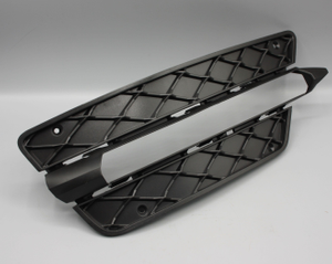 Original Mercedes-Benz Lüftungsgitter rechts, Stoßfänger vorne. C-Klasse W204 3