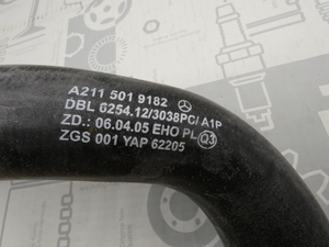 Original Mercedes-Benz Kühlerschlauch unten. E420 CDI (W211) 3