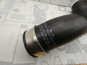 Original Mercedes-Benz Ladeluftschlauch links. E-Klasse W211 (200CDI, 220CDI) 3
