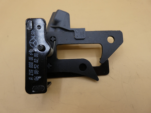 Original Mercedes-Benz Motorhaubensicherung W205, W206, W213, W218, W238, W253, W290 1