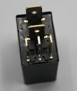 Original Mercedes-Benz Relais 20A, Motorraum links. Citan W415 3