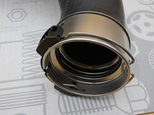 Original Mercedes-Benz Ladeluftschlauch, Ladeluftkühler links. V-Klasse W447 5