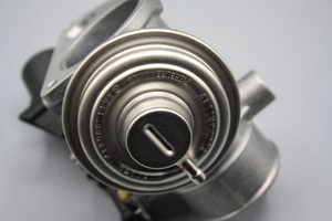 Original Mercedes-Benz Mischgehäuse OM611 (W202, W210) 5