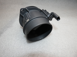 Original Mercedes-Benz Luftmassenmesser. CLA, B-Klasse, GLA, GLB 2