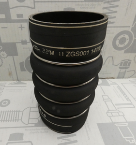 Original Mercedes-Benz Ladeluftschlauch Ausgang-Ladeluftkühler. Vario 4