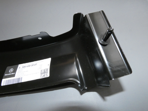 Original Mercedes-Benz Kotflügel-Beplankung unten links. Sprinter 3