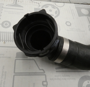 Original Mercedes-Benz Kühlerschlauch rechts. Sprinter W910 (OM651) 4