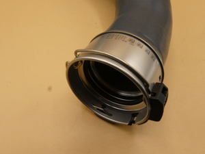 Original Mercedes-Benz Ladeluftschlauch links. Sprinter W910 4