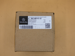 Original Mercedes-Benz Permanent Magnet / Rohrstutzen. Mech. Getriebe 5