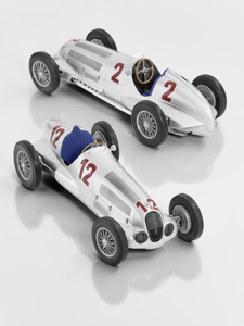 Zwei Modellautos Silberpfeil W125 R. Caracciola 2