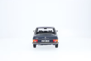 Original Mercedes-Benz Modellauto "Strich 8" W114/W115 1:18 (1968-1973) 5