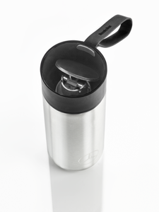 Silber to Go Becher mit schwarzem Deckel 2