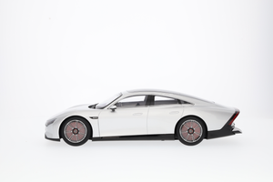 Original Mercedes-Benz 1:18 ModellautoVision EQXX Silber 3