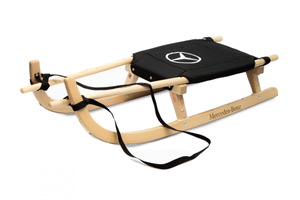 Original "Mercedes-Benz Rodel Schlitten: Der Gipfel des Wintersportsluxus 1