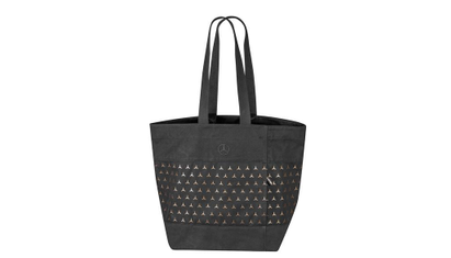 Ein Mercedes-Benz Shopper in schwarz in Frontalansicht